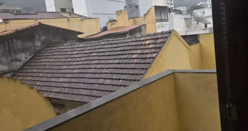 Rua são miguel, sem vista de comunidade! reformado, 2 quartos com vaga no condomínio