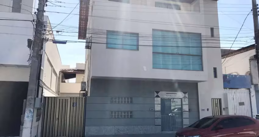 Casa comercial/residencial com 5 quartos em bairro de fátima