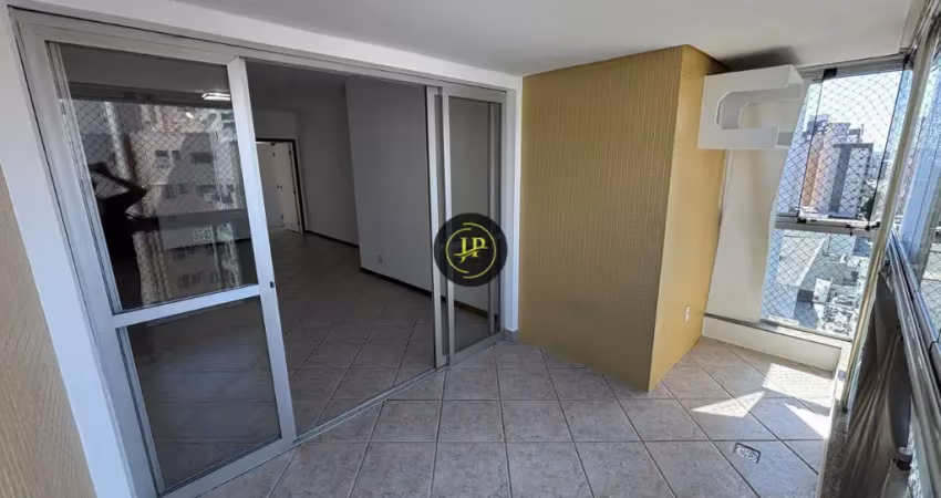 Apartamento de 03 quartos/suíte com closet no coração da praia do canto