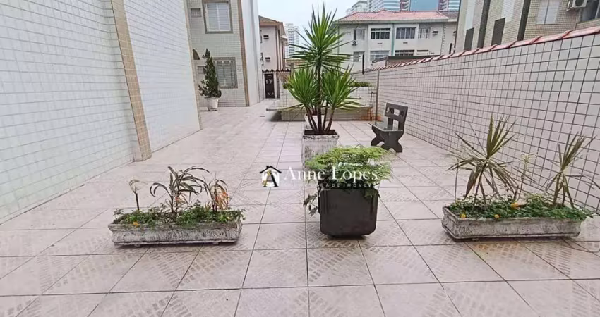 Com uma localização privilegiada na aparecida, a pouquíssimas quadras da praia, este apartamento térreo é a definição de praticidade e conforto!!