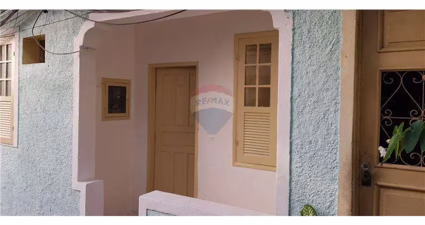 Casa de vila com 2 quartos, à venda, bem localizada no centro de nilópolis - rj