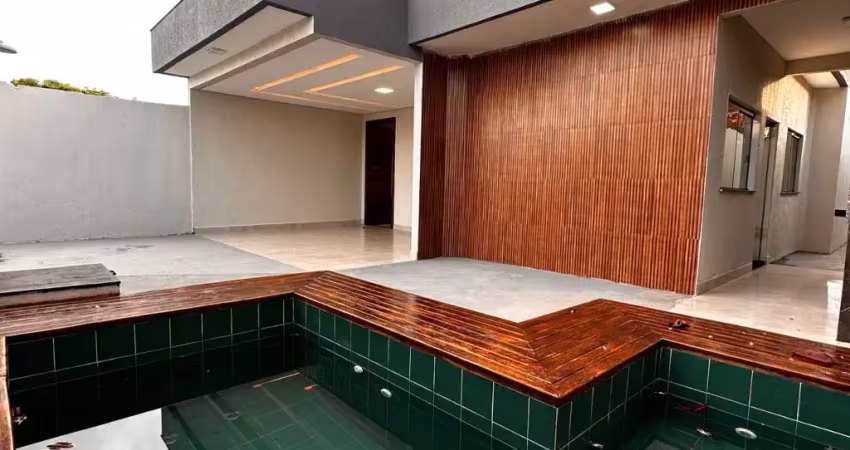 Vendo está linda casa individual no setor 8, próximo ao antigo tático