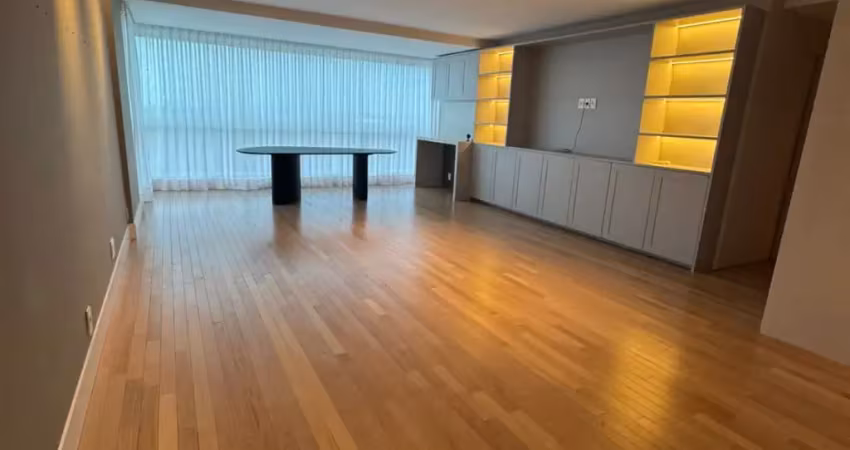 Apartamento totalmente reformado / 2 suítes / atalaia ....