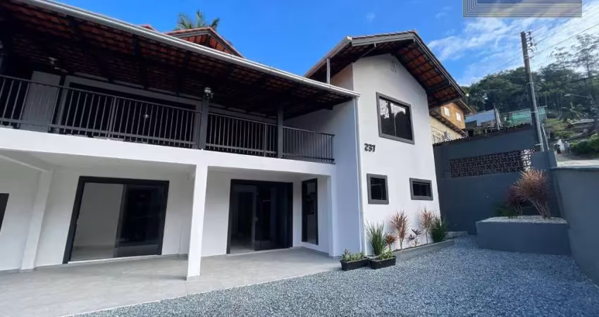 Casa com 5 quartos à venda na Rua Professor Trindade, 237, Água Verde, Blumenau