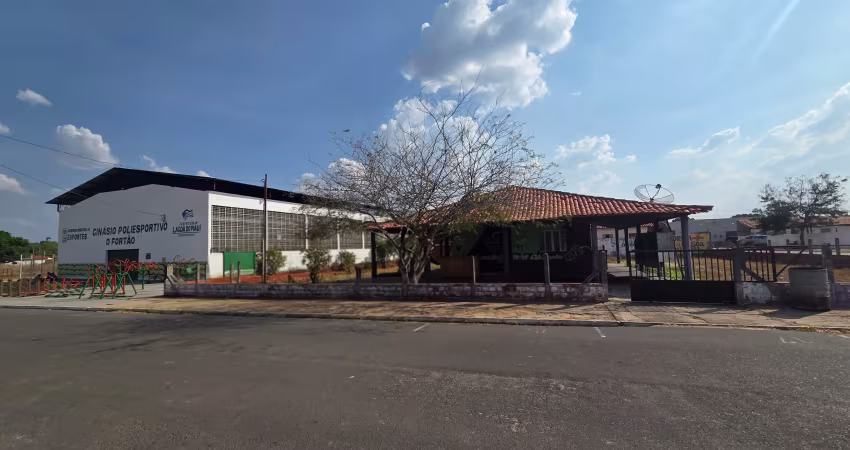 Excelente terreno comercial de esquina na praça principal da cidade lagoa do piauí