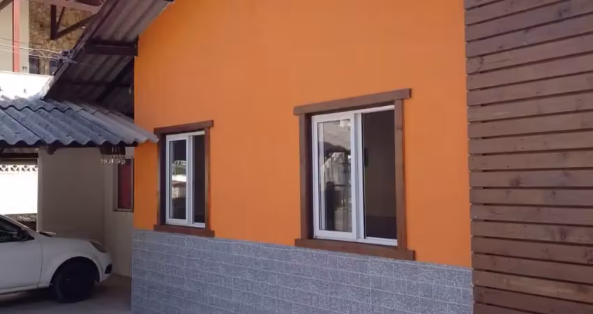 Casa 2 quartos próxima à praia - caeira da barra do sul - ribeirão da ilha