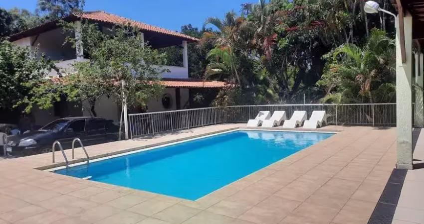 Chácara mobiliada de 230m² com 3 quartos em almeida prado – igaratá/sp