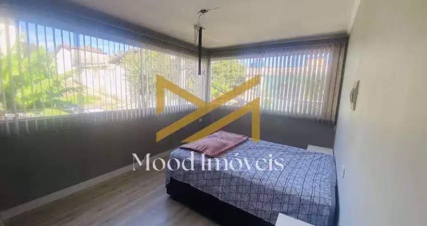 Casa para venda no bairro jardim adriana, localizado na cidade de itaquaquecetuba / sp.  com 3 dormitórios, sendo 1 suíte, possui 4 banheiros, 4 vagas de garagem, 2 salas, encontra