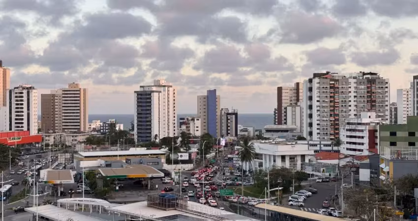 Apartamento de 2/4 com vista mar, no melhor do itaigara. infraestrutura completa.
