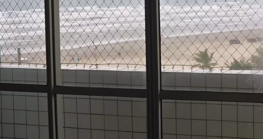Oportunidade única ! apto abaixo do preço.  são 2 dorms , sacada vista mar pé na areia na guilhermina.