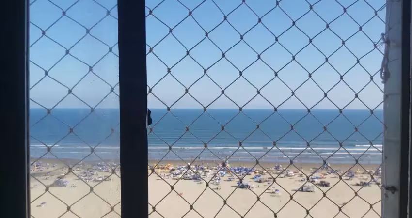Oportunidade única ! apto abaixo do preço.  são 2 dorms , sacada vista mar pé na areia na guilhermina.