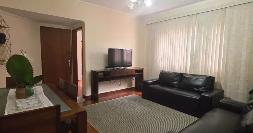 Canto do forte 2 dorms prédio com elevador a 1 quadra da praia .
