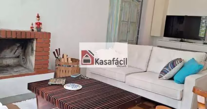 Casa no planalto paulista com 3 suítes ,closets, em excelente local!