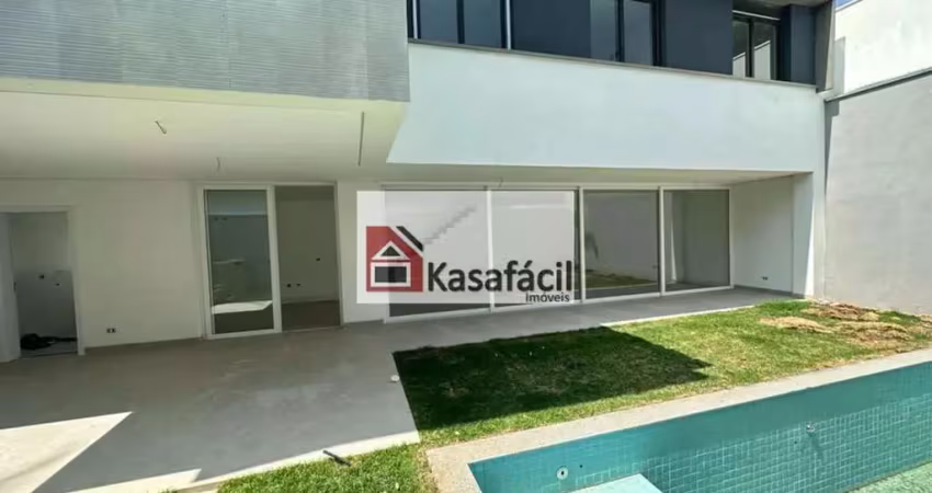 Casa em condomínio fechado com 4 quartos à venda na Rua Cristóvão Pereira, Campo Belo, São Paulo
