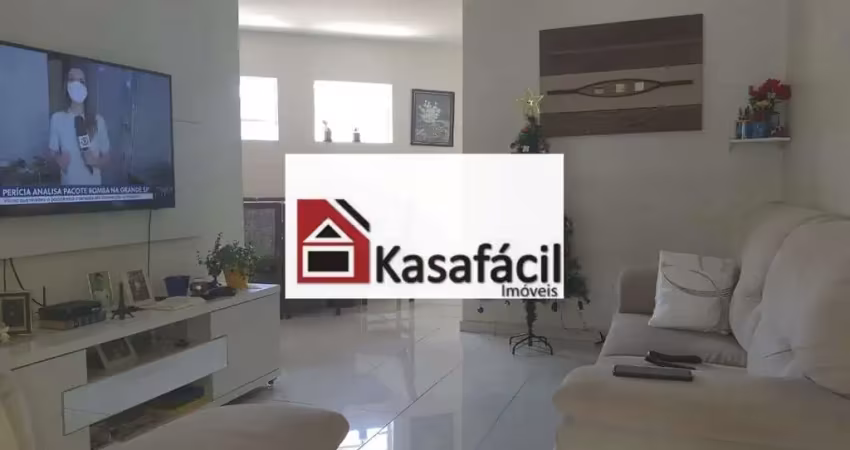 Casa com  2 quartos, 3 vagas, toda modernizada na cidade ademat