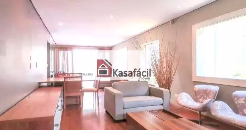 Ampla casa, á venda, em excelente localização em moema.