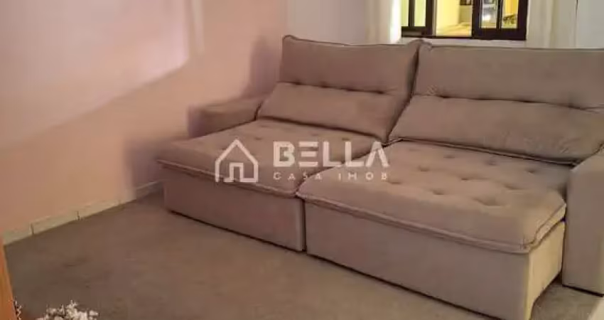 Sobrado.. 225 m² de área  3 dormitórios, sendo 2 suítes  sala de estar espaçosa   copa e cozinha  l