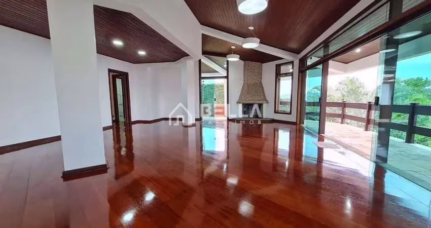 Linda casa... 3 suites  residencial ou comercial, situada no alto do jd emília, em frente ao parque