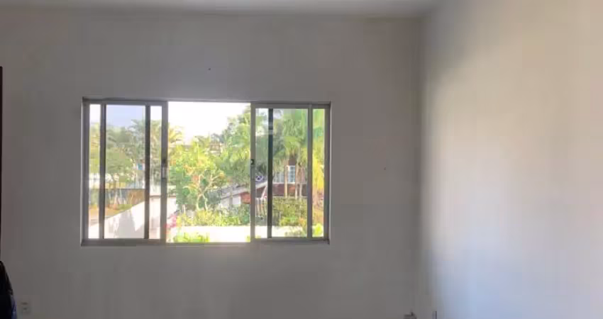 Casa a venda bem no centro de navegantes, amplo terreno, com duas casas prontos para morar