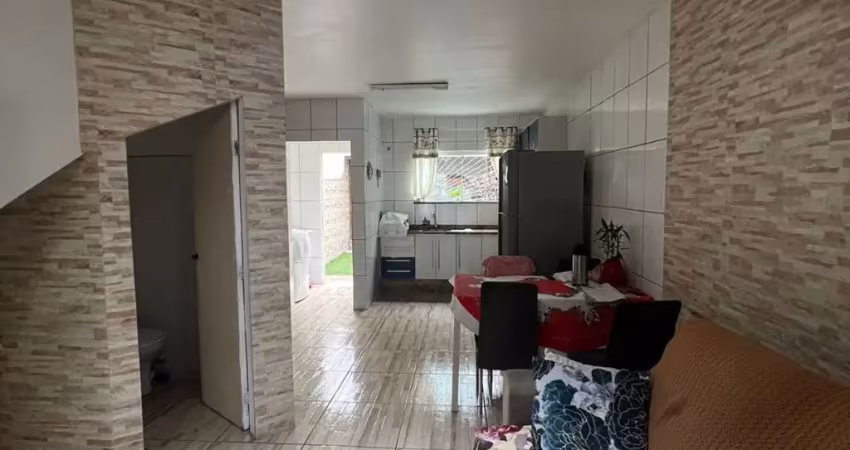 Sobrado a  venda no são vicente, com vaga da garagem coberta e bem localizado!
