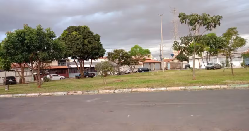 Casa simples a venda na qr 206 em samambaia casa com 2 quartos na frente  e uma casa de fundos