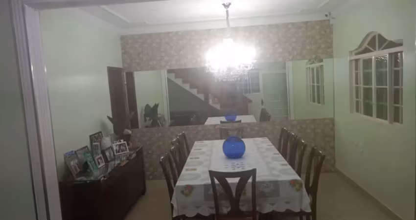 Excelente casa a venda na qr 210 samambaia norte com 4 quartos 4 banheiros construção de alto nível