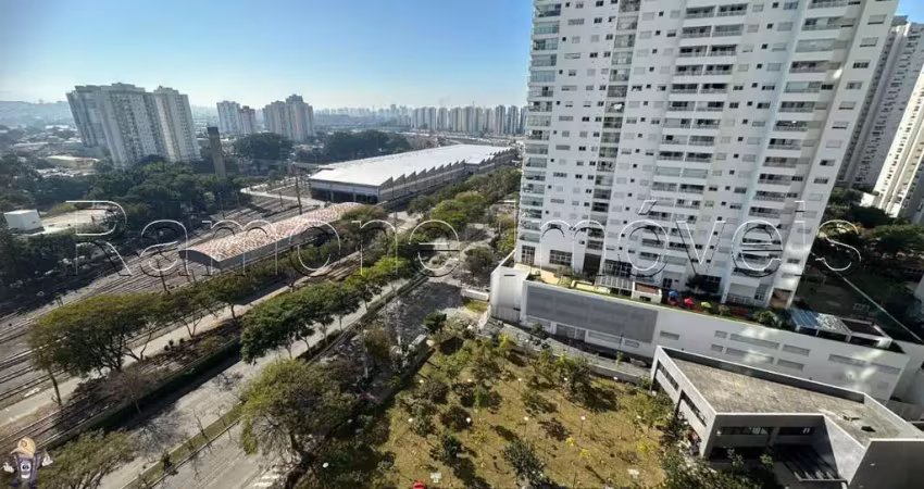 Aluga-se sala de 80m2, reformada com piso, iluminação e ar condicionado.