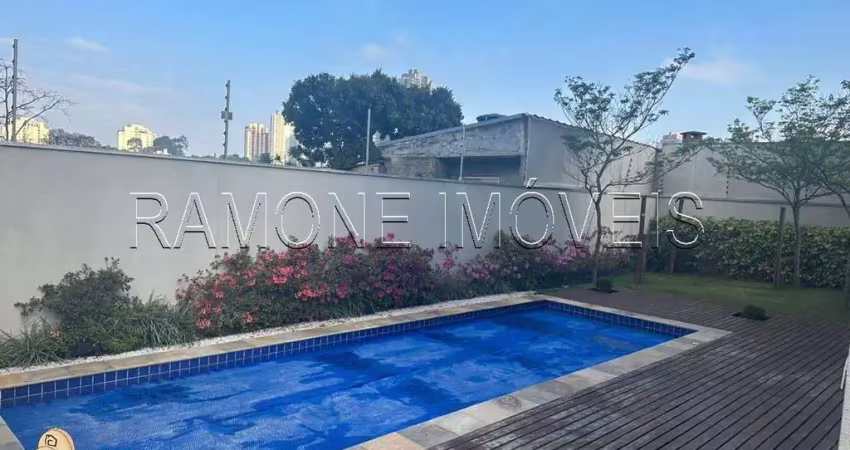 Apartamento com 2 dormitórios em osasco perto do bradesco.