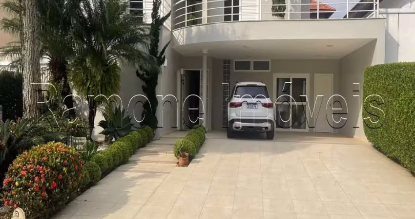 Vende-se casa em alphaville (residencial 6) - 420m2 com 3 suítes + 1 quarto social e 6 vagas de garagem.