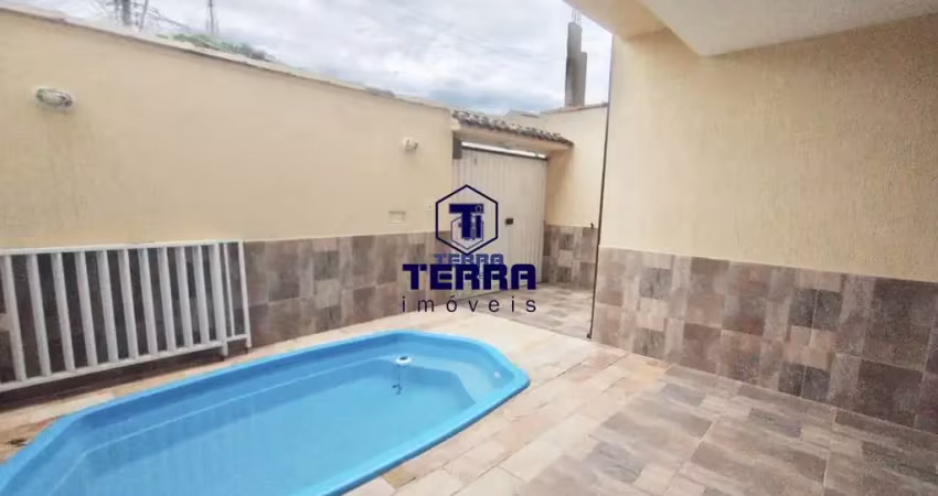 Linda casa duplex com 2 quartos sendo uma suíte e área de lazer em tribobó.