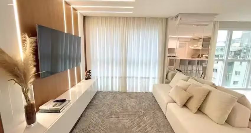 Apartamento amplo – 72m² – praia do forte, cabo frio/rj se você busca um imóvel espaçoso, bem localizado e pronto para morar, este apartamento na rua principal da praia do forte é a escolha ideal! a a
