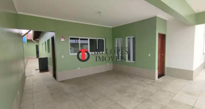 Casa grande 3 suítes e área gourmet espaço para piscina 60 metros da praia