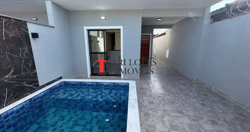Casa nova com piscina e acabamento moderno – 2 dormitórios