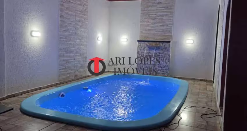 Casa com piscina e churrasqueira em mongaguá, 2 dormitórios 600 m da praia