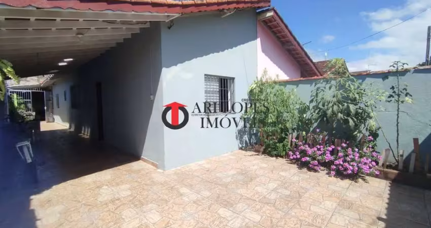 Casa com edícula, churrasqueira e fogão a lenha no itaguaí 650 m da praia