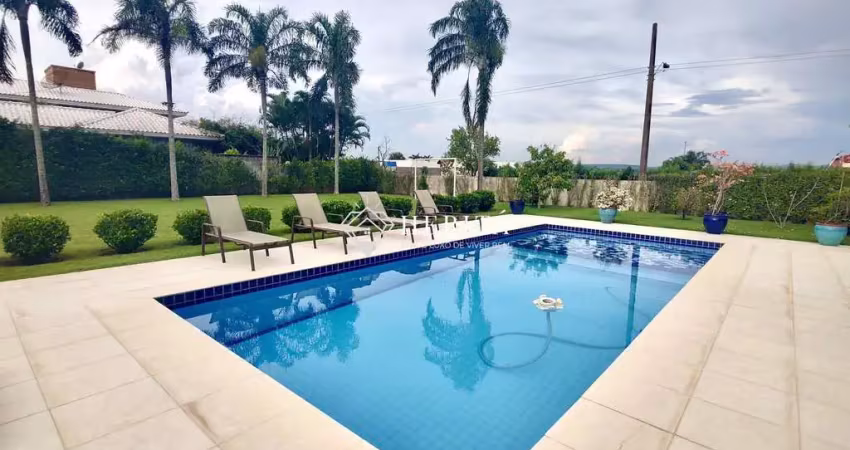 Casa de campo espetacular em condomínio próximo ao cacau park!
