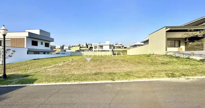 Seu lote plano no villas do golfe: perto da piscina, pronto para construir!