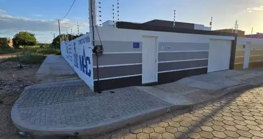Casa à venda na Rua Nilza Pires de Almeida, Bom Jesus, Mossoró