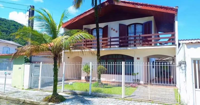 Casa com 3 quartos à venda na Avenida Ademar de Barros, 252, Centro, Mongaguá