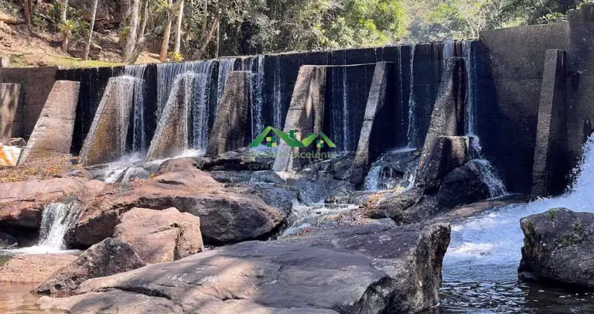 Fazenda para Venda em Nova Friburgo, Rio Bonito de Lumiar, 5 dormitórios, 3 suítes, 4 banheiros, 10 vagas