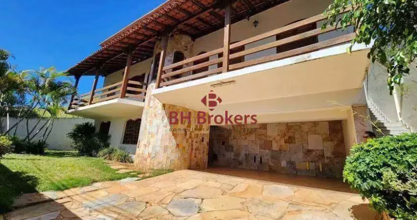 Casa residencial e comercial de 5 quartos e 6 vagas no bairro santa lúcia!