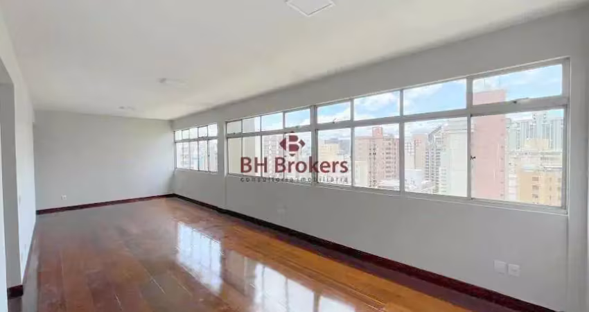 Apartamento com 4 quartos para alugar em Lourdes, Belo Horizonte 
