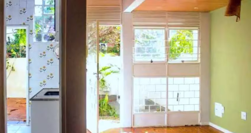 Casa com 2 quartos para alugar no Santo Antônio, Belo Horizonte 