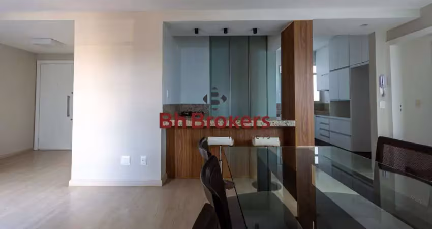 Apartamento reformado com 2 quartos para locação no vila paris