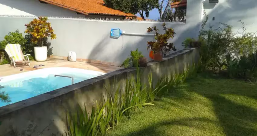 Belíssima casa a venda com 4 quartos na praia canto do forte  na praia grande