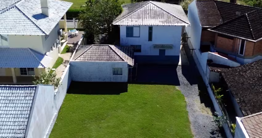 Sobrado com lote duplo de frente para o mar na praia do capri, uma joia rara com uma vista de tirar o fôlego