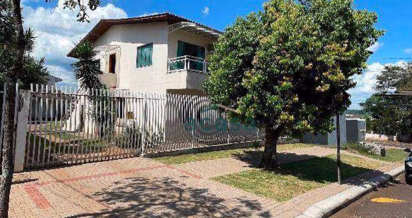 Sobrado no Jd. Universitário (subdividido em 2 apartamentos)