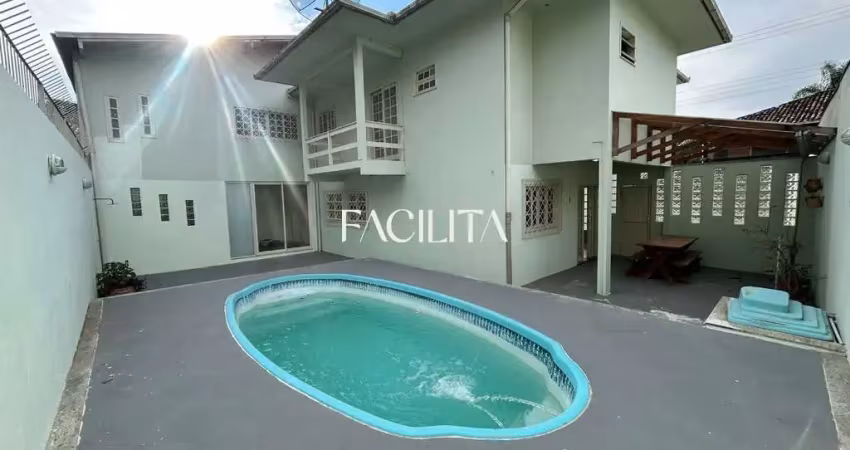 Casa com 4 quartos para alugar na Servidão Vassourinha, 1000, Rio Tavares, Florianópolis