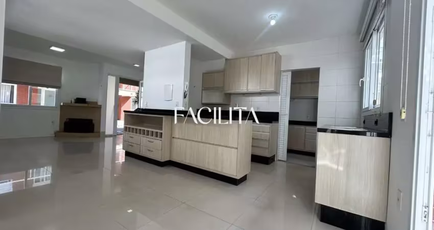 Casa com 3 quartos para alugar na Rua Grumixama, 100, Campeche, Florianópolis