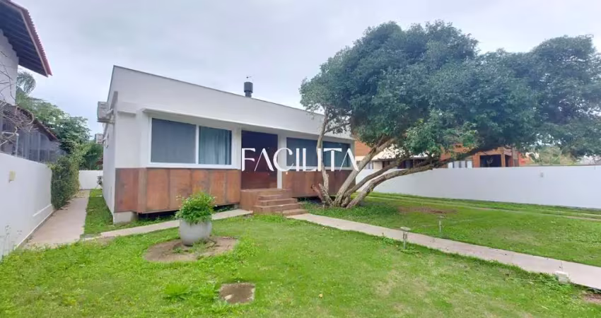 Casa com 3 quartos para alugar na Vereador Cloduardo Amaral, 1000, Barra da Lagoa, Florianópolis